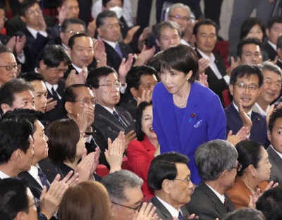 写真：自民党の新総裁に選出された高市早苗氏＝４日午後２時５５分、東京・永田町の党本部