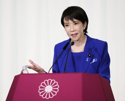 写真：４日、記者会見する自民党の高市総裁＝東京・永田町の党本部