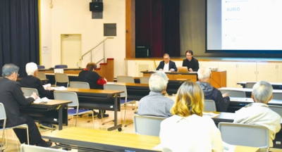 写真：グランピングが楽しめるえぼし岩公園の活用案が示された説明会