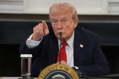 写真：極左運動「アンティファ」に関する会議で発言するトランプ米大統領＝８日、ワシントン（ＡＰ＝共同）