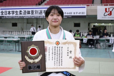 写真：柔道の全日本学生体重別選手権で女子４８キロ級を制した宮木果乃＝９月、日本武道館