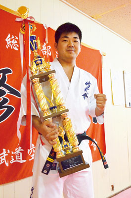 写真：全日本空手道選手権大会で３位入賞を飾った樋口選手