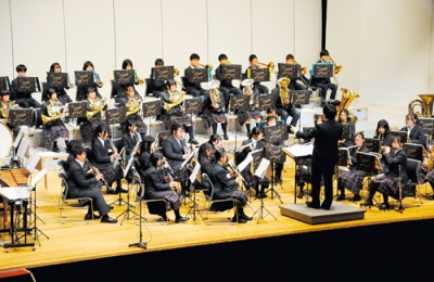 写真：息の合った演奏を響かせた定期演奏会