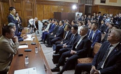 写真：国会内で開かれた日本維新の会の両院議員総会＝１６日午前