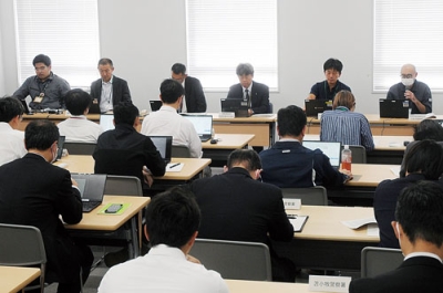 写真：高病原性鳥インフルエンザの発生状況や対策などを確認した幹事会