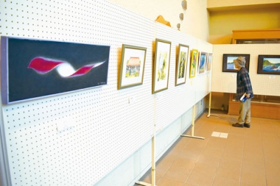 写真：会員らの感性が光る絵画作品展