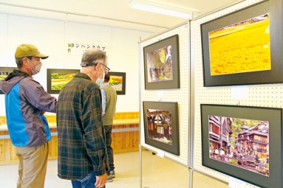 写真：会員の多様な作品が並ぶ写真展