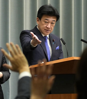 写真：記者会見する木原官房長官＝２４日午前、首相官邸