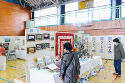 写真:町民の力作が並んだ総合文化祭