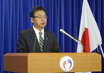写真：記者会見する上野厚労相＝２８日午前、厚労省