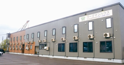 写真:築地町にオープンしたワークマンハウス