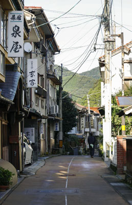 写真:山口県長門市の俵山温泉街