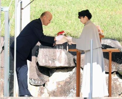 写真：武蔵野陵を参拝される愛子さま＝１０日午前、東京都八王子市（代表撮影）