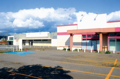 写真：空きテナントが並ぶ弥生ＳＣ