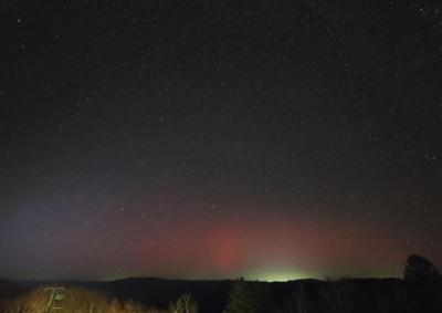 写真：陸別町で観測されたオーロラ＝１２日午後６時５２分（りくべつ宇宙地球科学館提供）