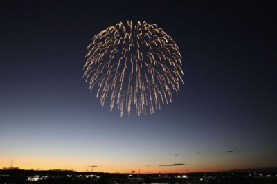 写真:今年で100年を迎えた「土浦全国花火競技大会」=茨城県土浦市