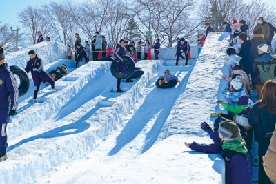 写真:昨年のとまこまいスケートまつり