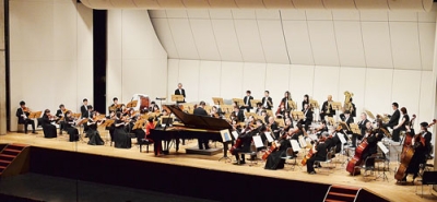 写真:世界で活躍するピアニストを招き共演した室蘭音楽協会市民オーケストラ