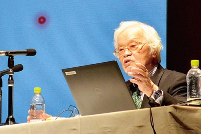 写真：認知症について話す竹内さん