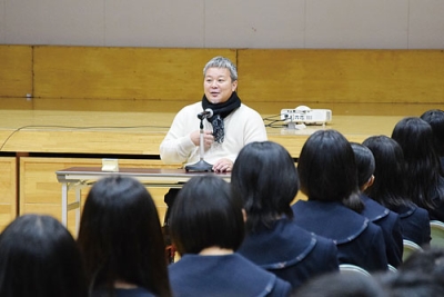 写真：夢を持つ大切さを語る京谷さん