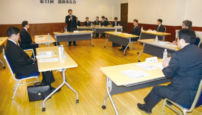 写真：自然災害時の対応などについて情報交換を行った道南市長会