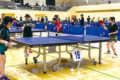 写真：交流試合を楽しむ出場者