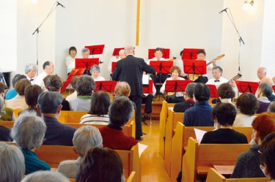 写真：来場者を魅了したマンドリンアンサンブル、ダ・カーポの演奏