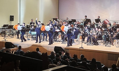 写真：演奏とパフォーマンスで聴衆を盛り上げる陸上自衛隊第７音楽隊