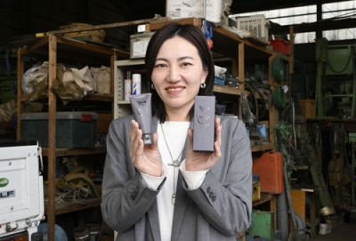 写真：自社ブランド「主守手」を立ち上げた三気建設の杉山阿有美さん