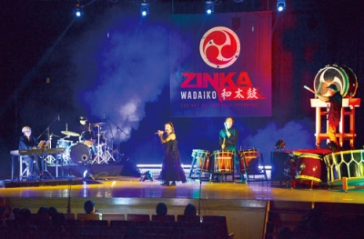 写真:力強い演奏と多才な音色で観客を魅了した出演者たち