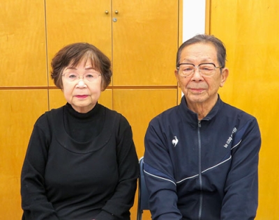 写真:室蘭歌謡ナツメロ昭和会の沼田光子さん(左)と大西征輝さん(右)