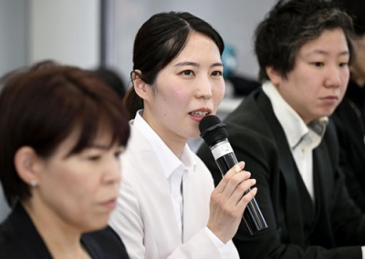 写真:記者会見する福間香奈女流六冠=10日午前、大阪市北区