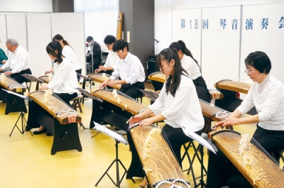 写真:来場者を魅了した琴音社中の演奏会