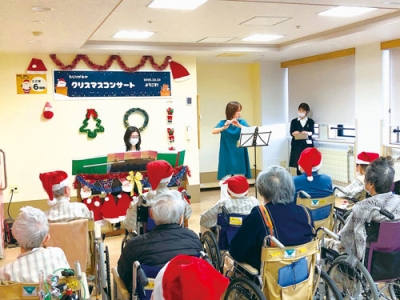 写真：患者の心を癒やすメロディー響くクリスマスコンサート（提供写真）