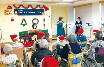 写真：患者の心を癒やすメロディー響くクリスマスコンサート（提供写真）