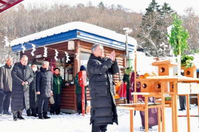 写真:シーズン中における来場者の無事故を願う厂原代表取締役