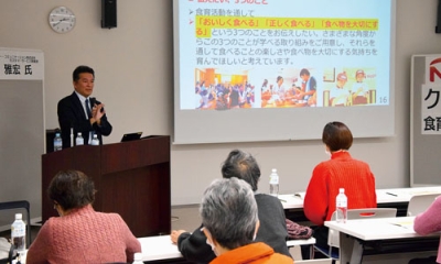 写真：食育推進活動や食品ロス削減に向けた取り組みを語る宮本さん