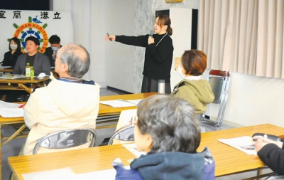 写真：認知症予防について学んだ参加者たち