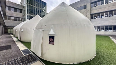 写真：能登半島地震の後、石川県輪島市に建てられたインスタントハウス（北川啓介教授提供）