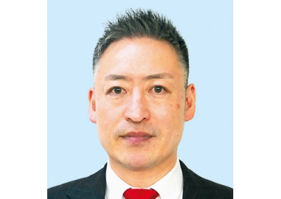 写真：　　　　　　赤根広介氏