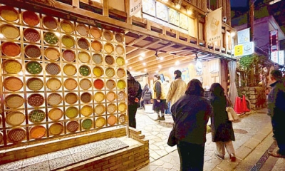 写真：２４時間無料で足湯が利用できる下呂温泉の施設（提供写真）