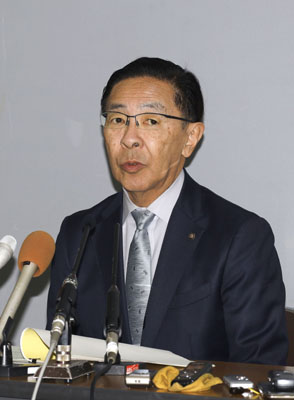 写真:記者会見で京都府知事選への立候補を正式表明した西脇隆俊知事=10日午前、京都市上京区