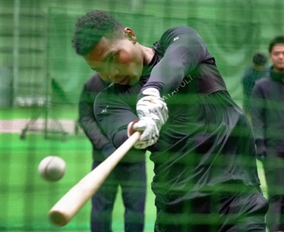 写真：日本ハムの新人合同自主トレで打撃練習するエドポロ・ケイン外野手＝千葉県鎌ケ谷市