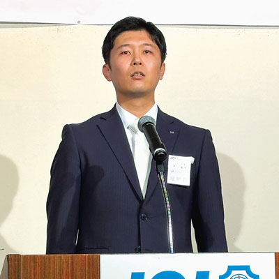 写真：時代に即した組織改革への決意を示す浅水理事長