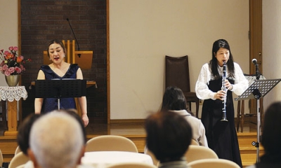 写真：伸びやかな歌声を届けたコンサート