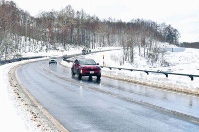 写真：全線開通された蟠渓道路