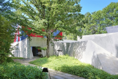 写真:山梨県北杜市の中村キース・ヘリング美術館