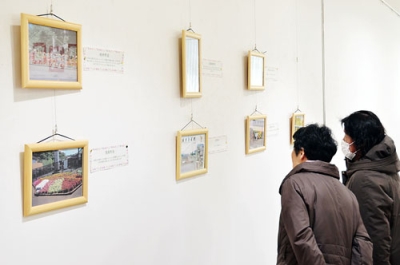 写真：室蘭市内の町内会などが整備した花壇を紹介する写真展
