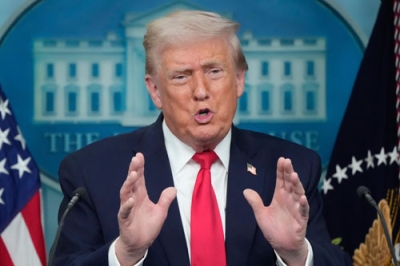 写真：米ホワイトハウスで記者会見するトランプ大統領＝２０日、ワシントン（ＡＰ＝共同）