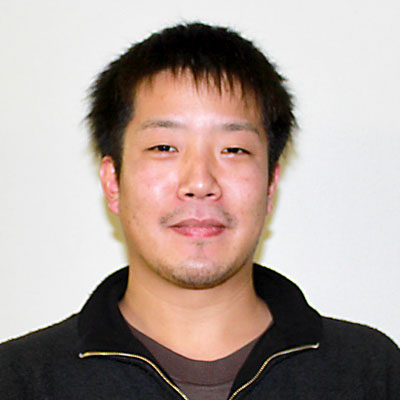 写真:丸三家具商行副店長 久保力丸さん